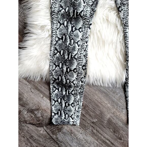 NWT ALICE & OLIVIA High Rise Skinny Jeans - 26 waist. - Picture 8 of 15